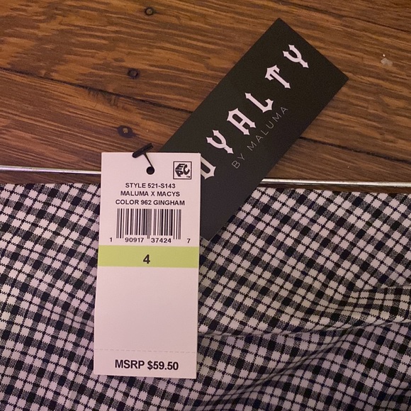 Mini Skirt - Picture 2 of 6